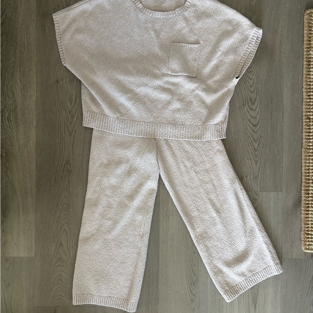 Nwt Cozy knit boucle sweater Set